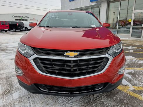 Used 2020 Chevrolet Equinox LT image 2