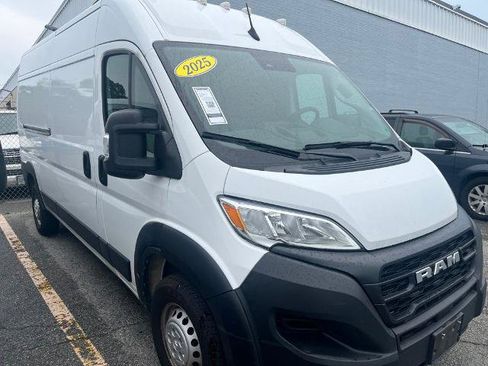 Used 2025 RAM ProMaster 2500 w/ Convenience Group FWD image 1