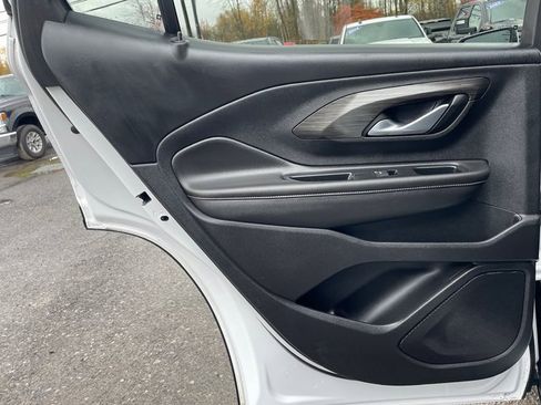 Used 2022 GMC Terrain SLT w/ Infotainment Package II image 11