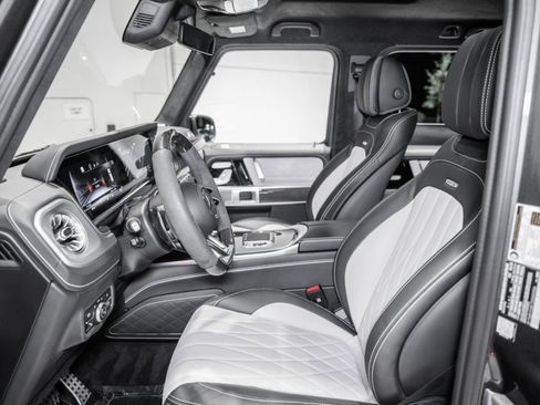 Used 2025 Mercedes-Benz G 63 AMG 4MATIC image 2