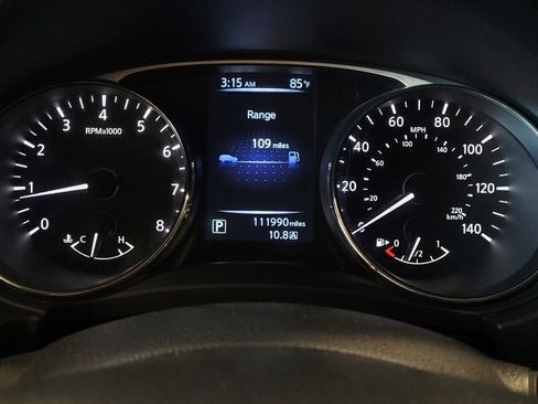 Used 2015 Nissan Rogue SV image 23