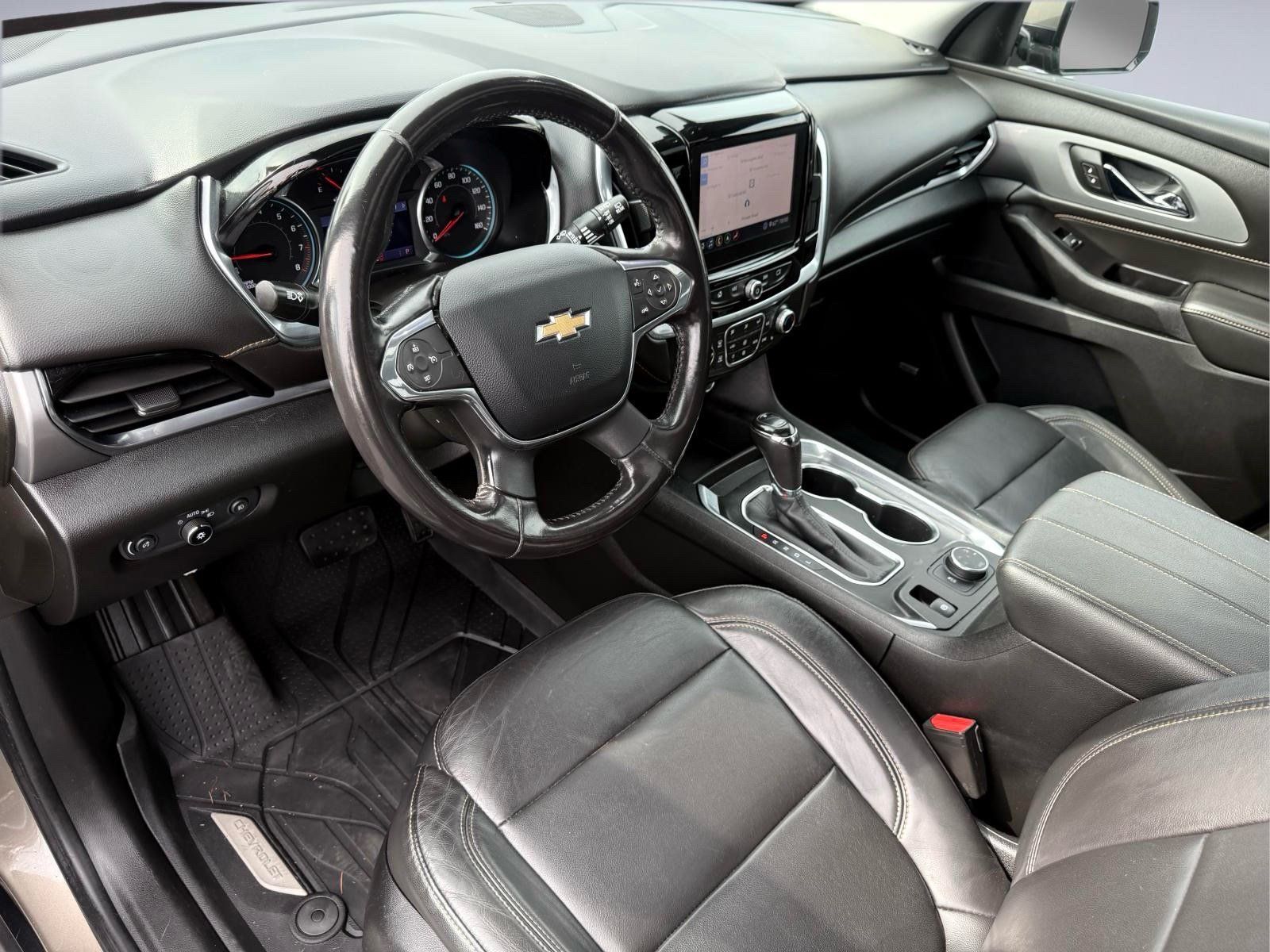 Used 2020 Chevrolet Traverse LT w/ LT Premium Package AWD/4WD image 15