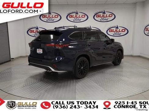 Used 2025 Toyota Highlander XSE image 8