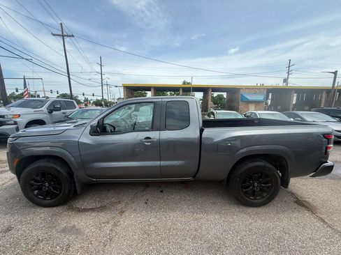Used 2023 Nissan Frontier SV w/ Technology Package RWD image 4