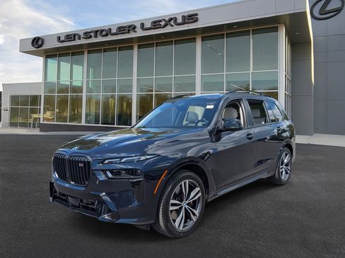 Used 2023 BMW X7 M60i image 7