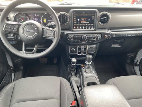 Certified 2023 Jeep Wrangler Unlimited w/ Sun & Screen Package image 21