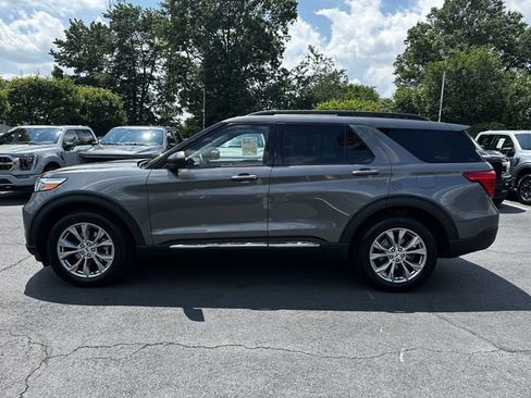 Certified 2023 Ford Explorer XLT w/ Equipment Group 202A AWD/4WD image 8