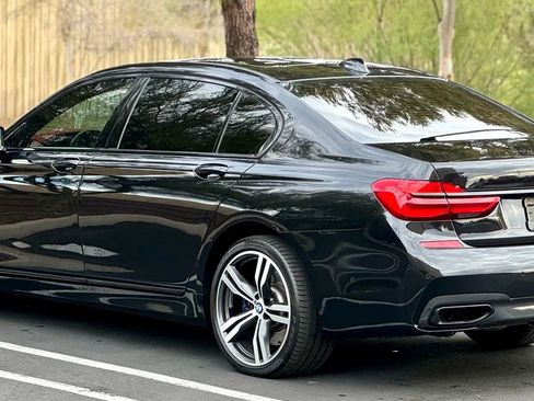 Used 2018 BMW 750i image 7