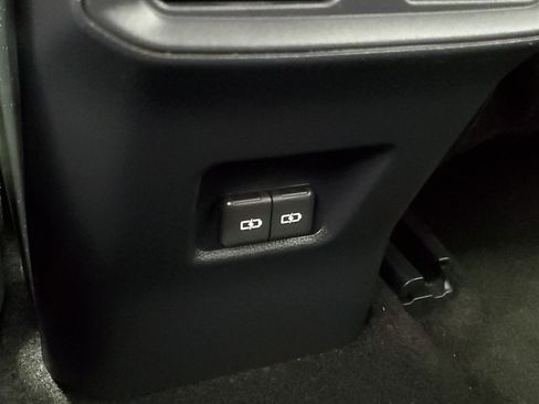 Used 2025 Toyota RAV4 XLE FWD image 13