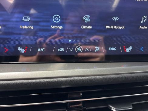 New 2026 Chevrolet Traverse LT w/ Sun and Wheel Package FWD image 40