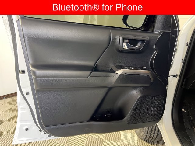Used 2018 Toyota Tacoma Limited AWD/4WD image 11