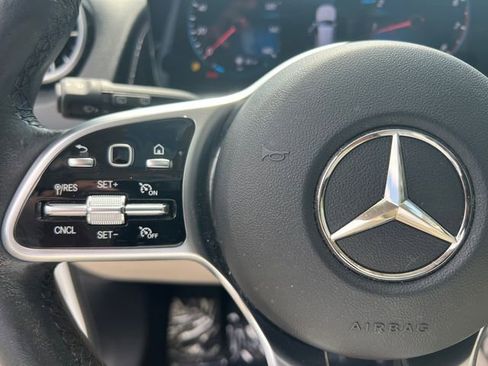 Used 2022 Mercedes-Benz GLB 250 4MATIC image 30