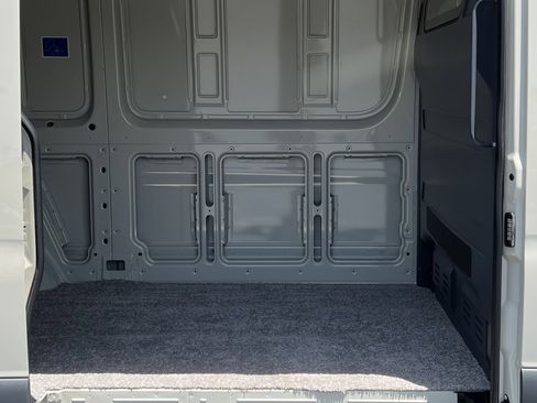 Used 2026 Mercedes-Benz Sprinter 2500 image 39