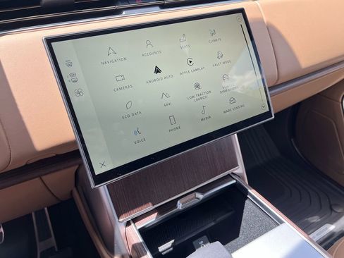 New 2026 Land Rover Range Rover SE AWD/4WD image 16