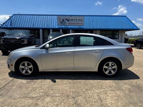 Used 2016 Chevrolet Cruze LT FWD image 8