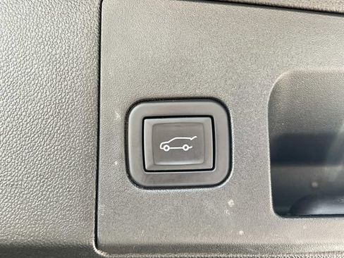 Certified 2024 Cadillac XT5 Luxury w/ LPO, Floor Liner Package AWD/4WD image 11