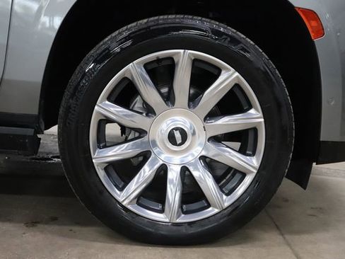 Used 2023 Cadillac Escalade ESV Premium Luxury Platinum AWD/4WD image 42