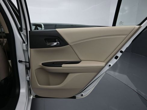 Used 2017 Honda Accord EX-L image 30