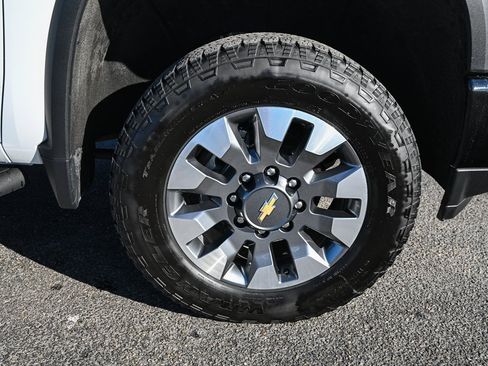 Used 2022 Chevrolet Silverado 2500 Custom w/ Custom Value Package image 15