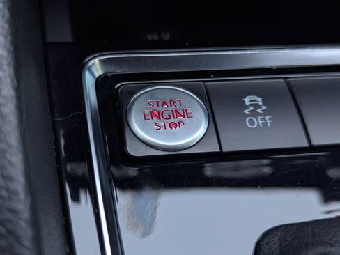 Used 2017 Volkswagen Jetta GLI image 27