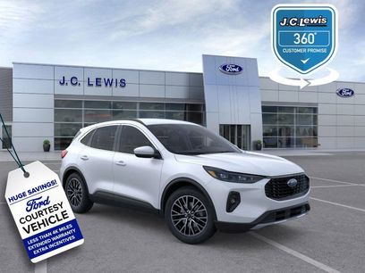 New 2025 Ford Escape SE w/ PHEV Premium Package