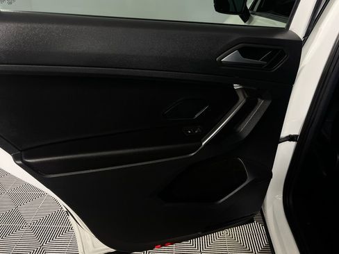 Used 2021 Volkswagen Tiguan SE R-Line image 26