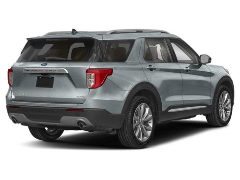 Used 2023 Ford Explorer Platinum w/ Technology Package AWD/4WD image 2