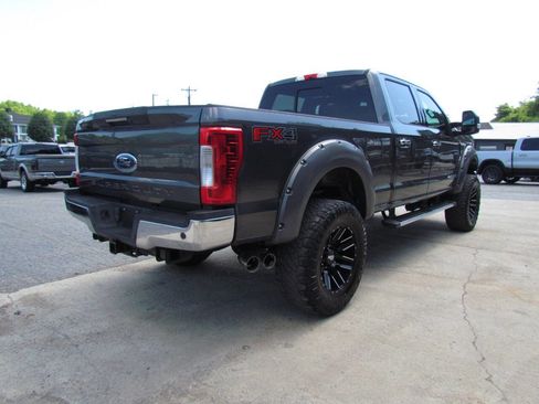 Used 2017 Ford F250 Lariat w/ Lariat Ultimate Package AWD/4WD image 4