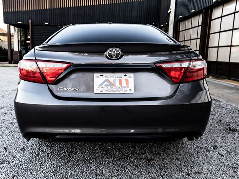 Used 2017 Toyota Camry XSE image 7