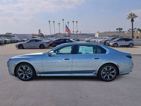 New 2025 BMW i7 eDrive50 image 8