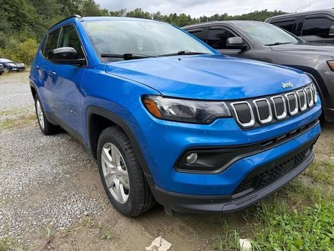 Used 2022 Jeep Compass Latitude w/ Sun and Sound Group AWD/4WD image 6