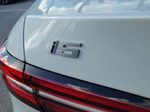 Certified 2026 BMW i5 M60 w/ Premium Package RWD image 6