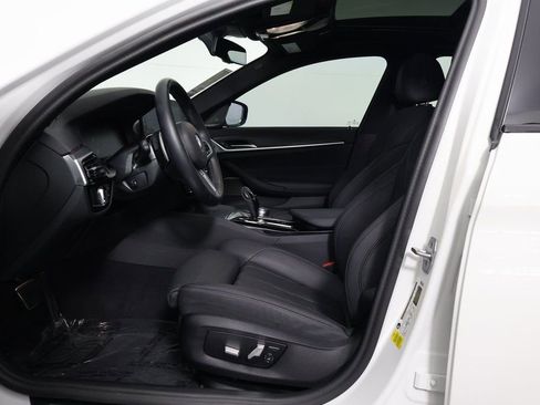 Used 2023 BMW 540i w/ M Sport Package image 10