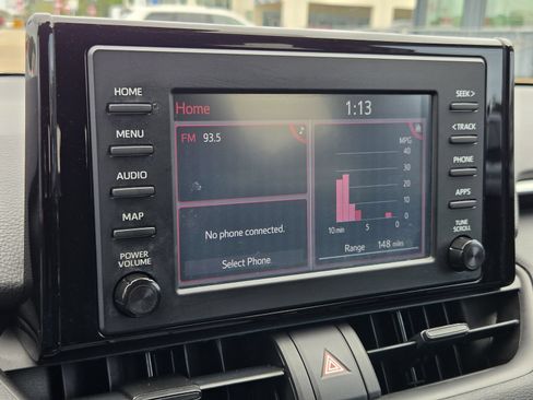 Used 2019 Toyota RAV4 LE FWD image 19