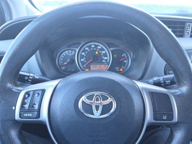 Used 2017 Toyota Yaris L w/ Carpet Mat Package FWD image 13
