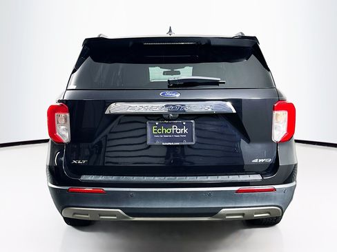 Used 2021 Ford Explorer XLT w/ Equipment Group 202A AWD/4WD image 7