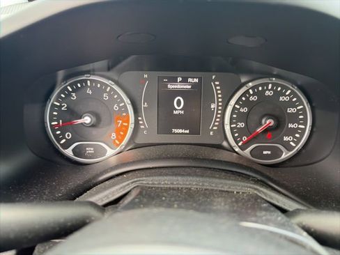 Used 2016 Jeep Renegade Sport w/ Power & Air Group FWD image 3