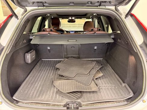 Used 2023 Volvo XC60 B5 Plus w/ Protection Package Premier AWD/4WD image 22