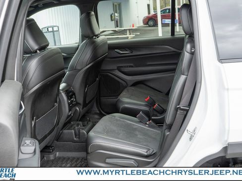 Certified 2024 Jeep Grand Cherokee L Altitude image 14