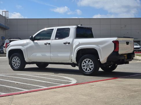 Used 2025 Toyota Tacoma SR w/ SR Upgrade Package image 5