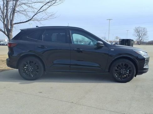 Used 2025 Ford Escape ST-Line Elite w/ Premium Technology Package image 27