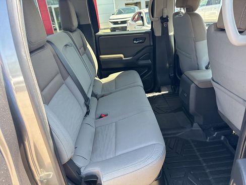 Used 2022 Nissan Frontier SV w/ Technology Package AWD/4WD image 24