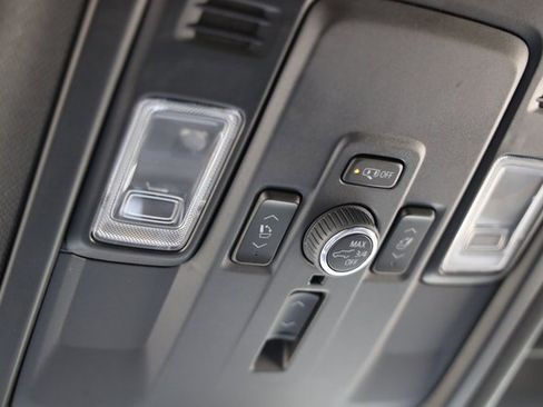 Certified 2025 Chevrolet Suburban Premier image 26