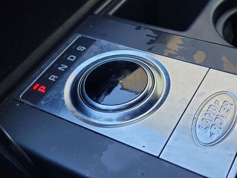 Used 2020 Land Rover Discovery SE image 28