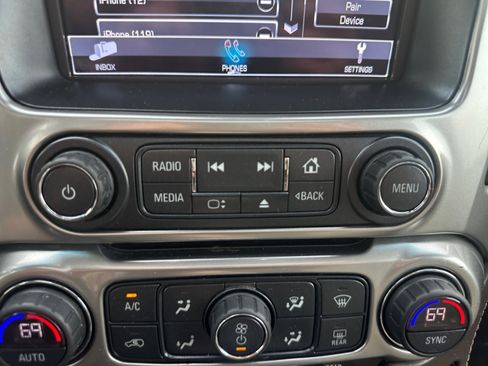 Used 2018 Chevrolet Tahoe Premier RWD image 17