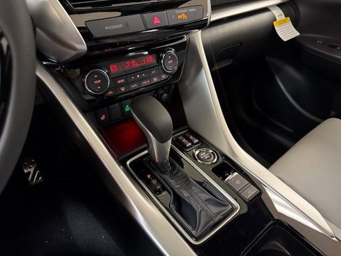 New 2026 Mitsubishi Eclipse Cross SEL image 18