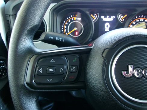 New 2025 Jeep Gladiator Sport image 10