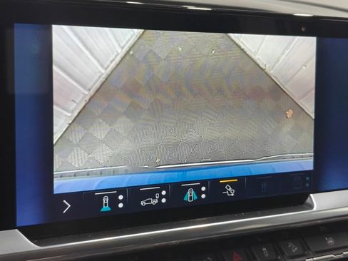 Used 2022 Chevrolet Silverado 1500 LTZ w/ Technology Package image 58