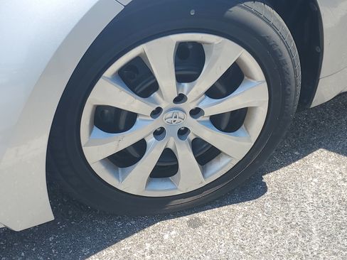 Used 2021 Toyota Corolla LE FWD image 4