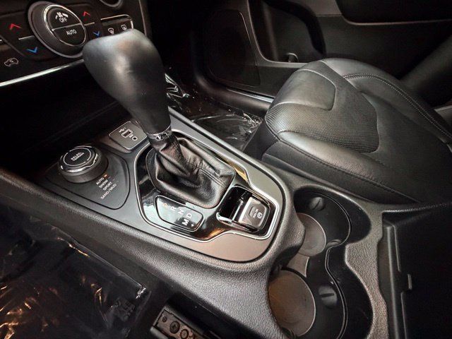 Used 2020 Jeep Cherokee Limited AWD/4WD image 21